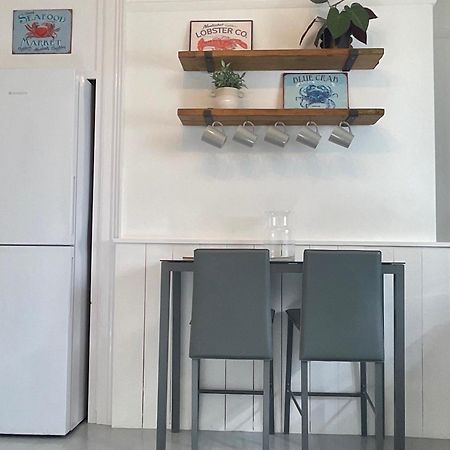 Large 5 Bed 3 Bath House 300 Meters From Beach And Restaurants New Quay Екстериор снимка