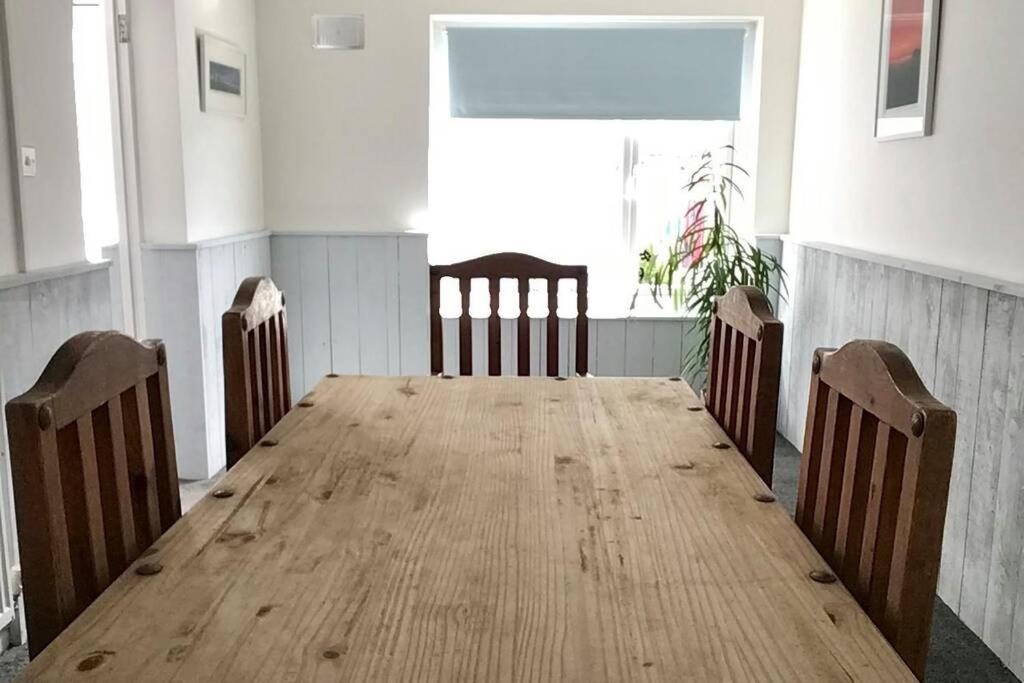 Large 5 Bed 3 Bath House 300 Meters From Beach And Restaurants New Quay Екстериор снимка